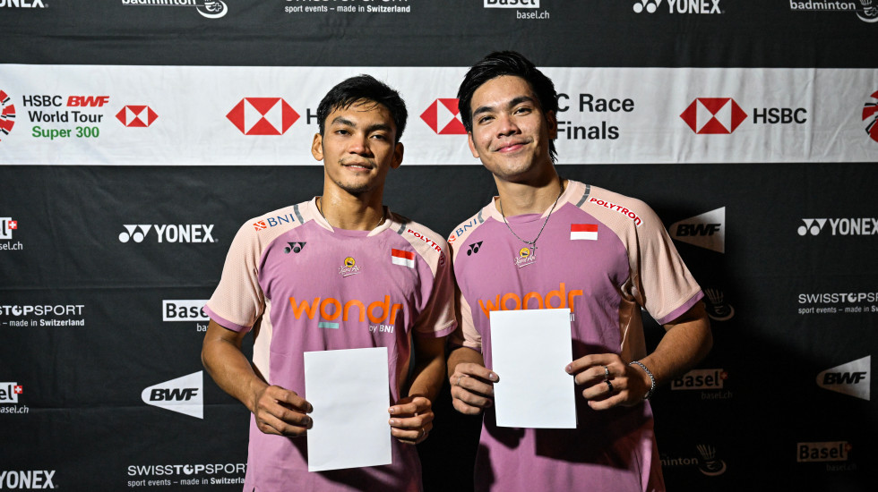 Raise a #WhiteCard in Solidarity with 460 Million Children