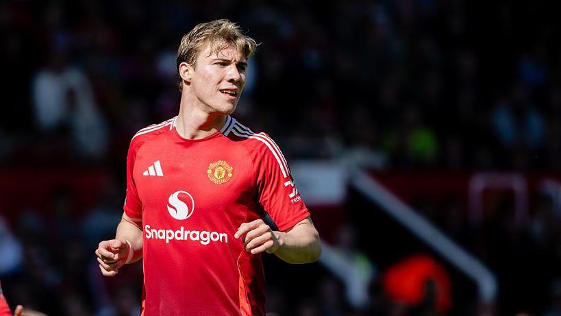 Amorim Defends Hojlund Amid Goal Drought: “It’s a Team Issue”