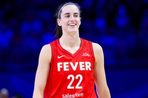 Caitlin Clark Gets a New Tag from WNBA Fans as Indiana Star Confronts Referee While Throwing Fever Jerseys in NBA Game