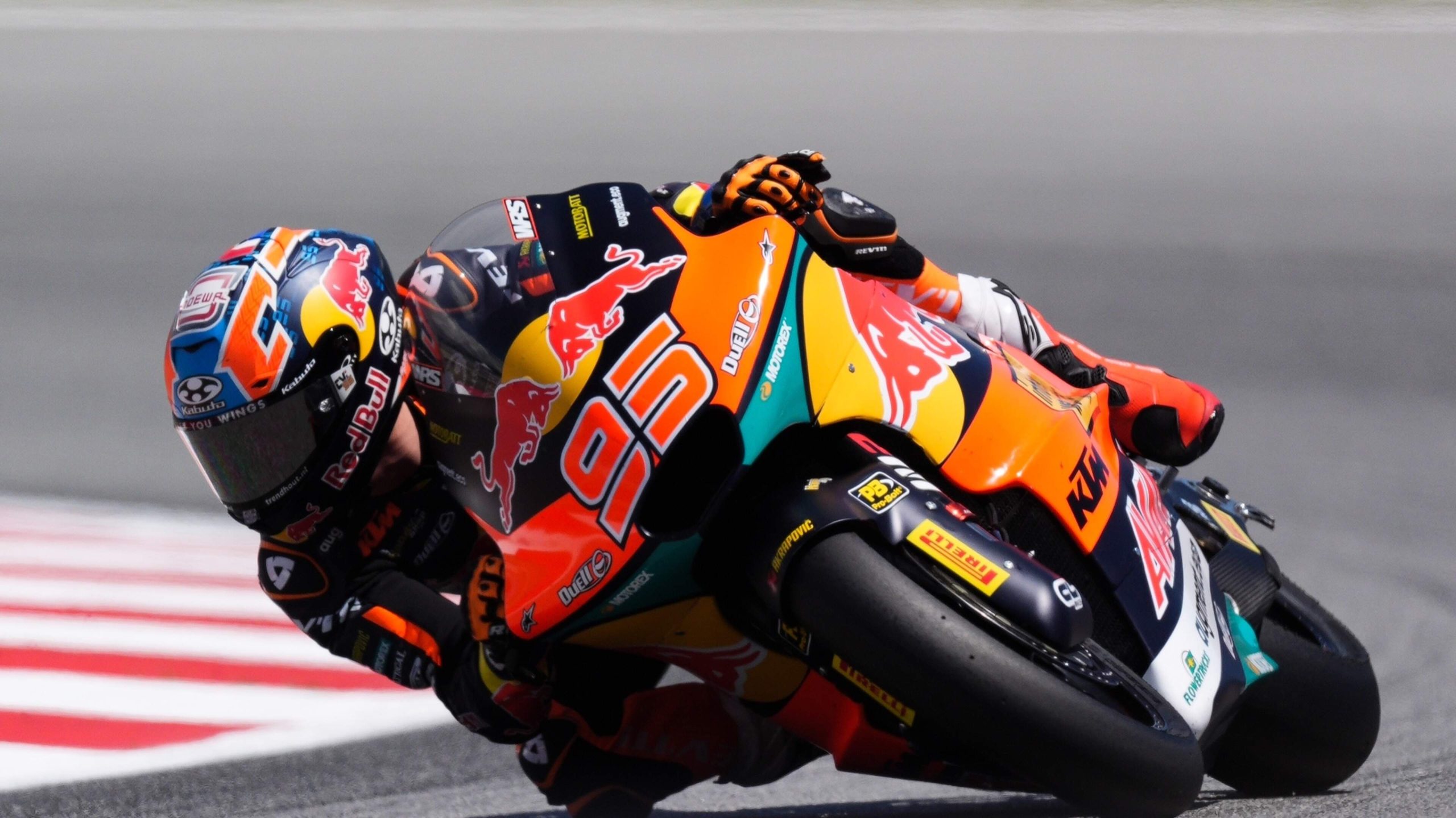 Collin Veijer in Barcelona ten val tijdens Moto2, horrorcrash Álex Márquez in MotoGP